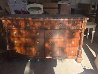 Ethan Allen Dresser