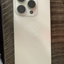 Iphone 15 pro White
