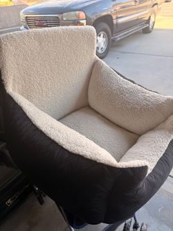 Doggy booster seat for car