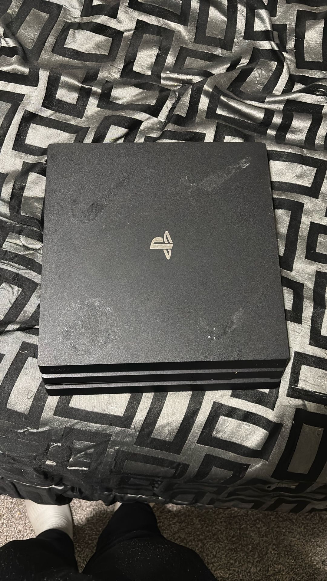 PLAYSTATION 4 PRO *I DO SHIPPIN*