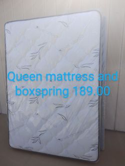 Queen mattress and boxspring