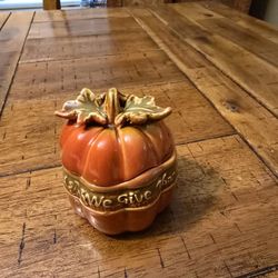 Hand Painted Ceramic tea Candle Holder 3.5in x 2in Home Decor Knick Knack.
0