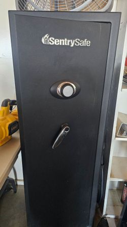 SentrySafe GM1459C 14-Gun Fire Safe – Complete with Keys, Combination & Manual