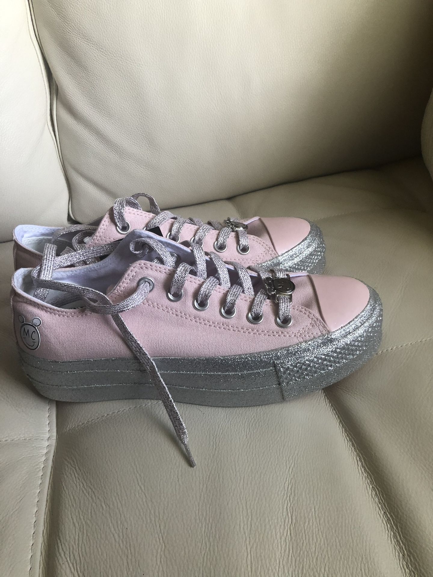 CONVERSE (Disney Edition)