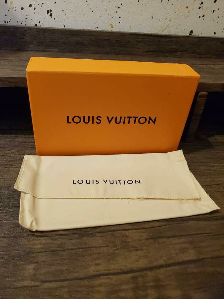 LOUIS VUITTON LV Wallet FREE DUST BAG Tresor Monogram Bifold Portefeiulle  CA0021 for Sale in Paterson, NJ - OfferUp