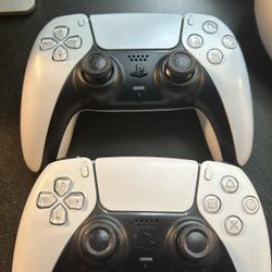 Sony PS5 DualSense Controllers – Lot of 2