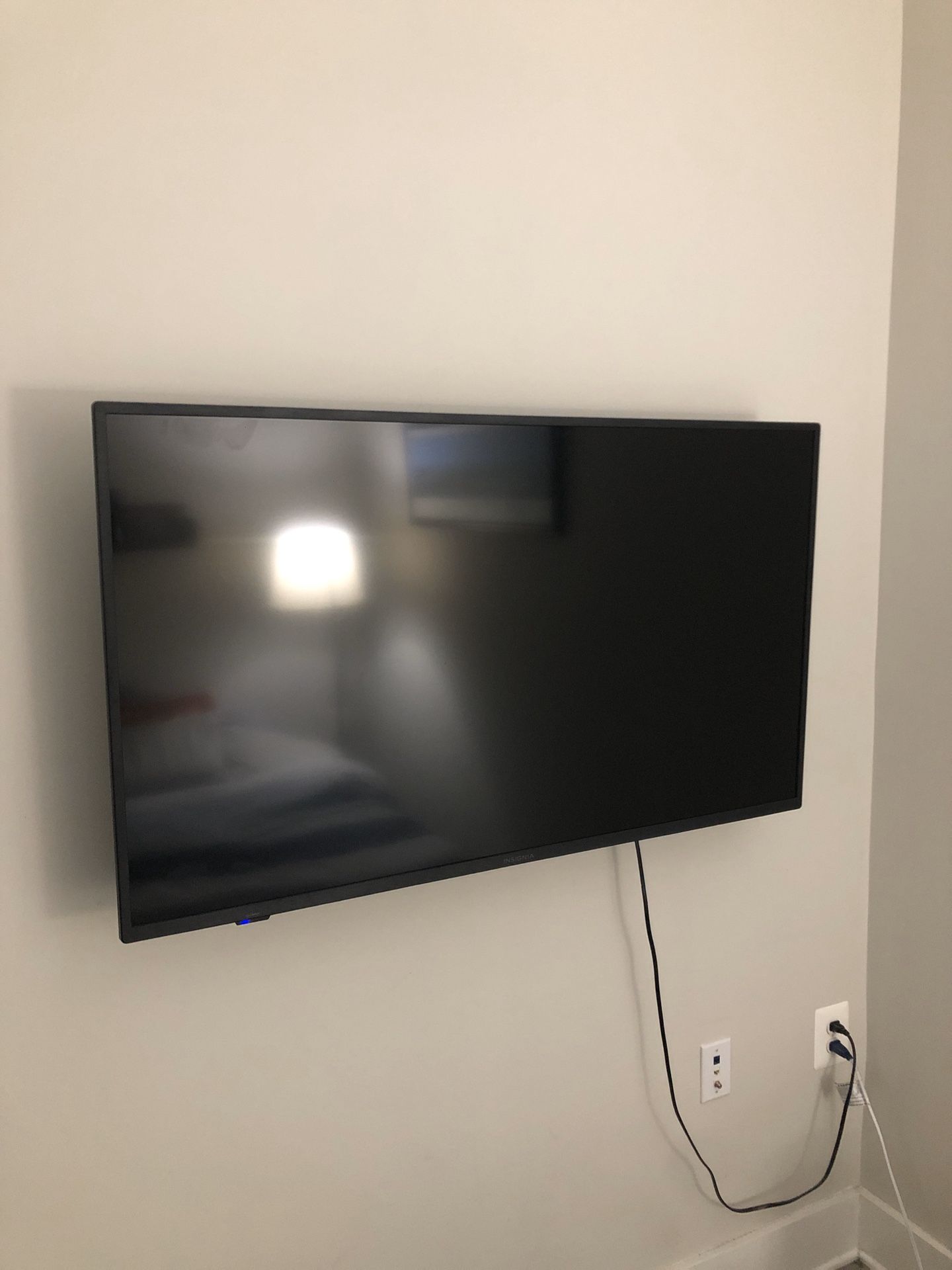 50 LED 4K Fire TV w/ Wall Mount
