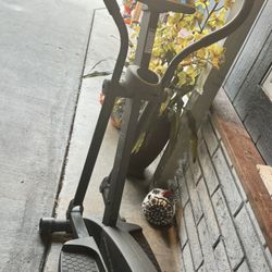 Elliptical Machine With Fan 