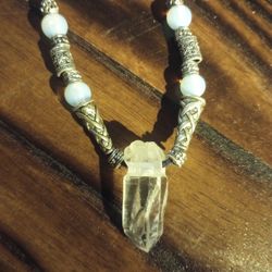 BEAUTIFUL QUARTZ CRYSTAL,HAND MADE 