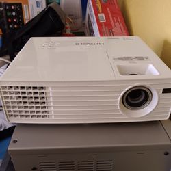 Hitachi Projector 