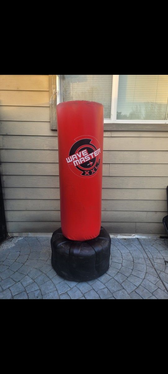 XL punching 👊 Kicking Bag