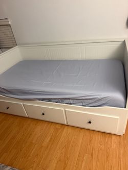 IKEA Hemnes Daybed with 3 Drawers