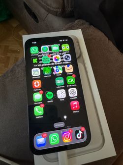iPhone 16e