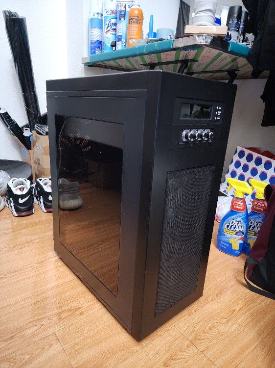 Rosewill Rise Glow FULL tower PC Case Price Negotiable