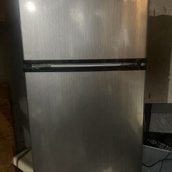 Artic King Mini Fridge