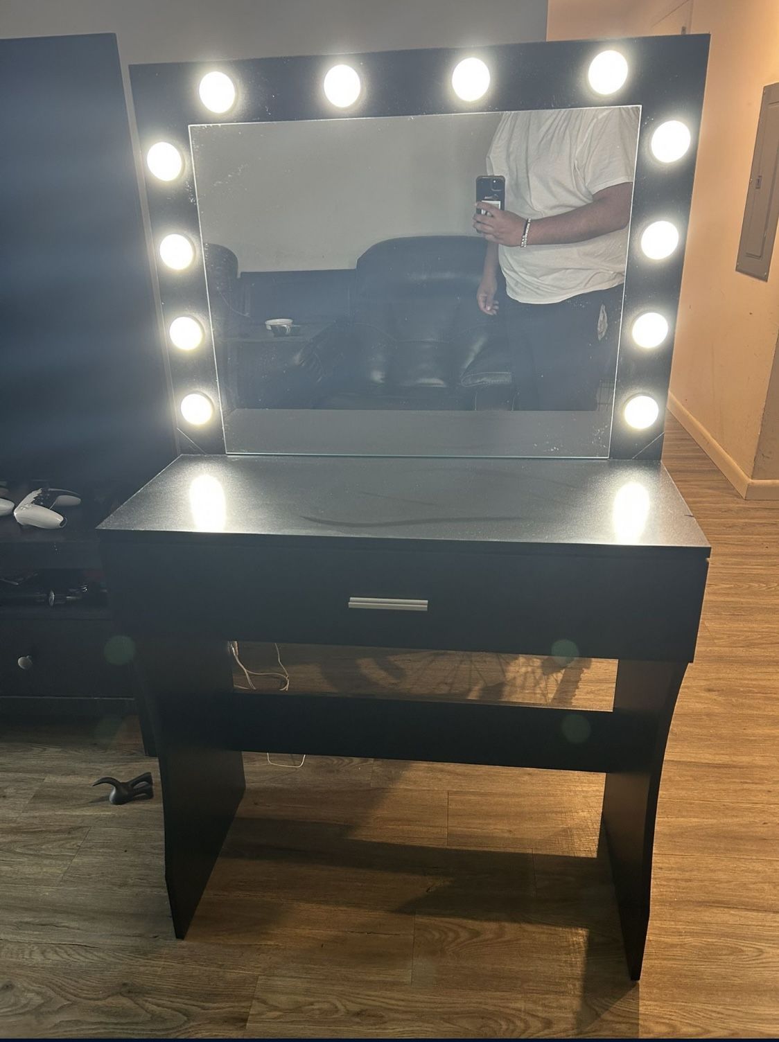Vanity With Working Lights