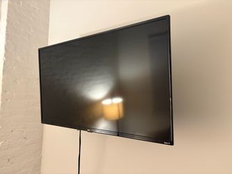 42” Roku Smart TV + Mount FOR SALE