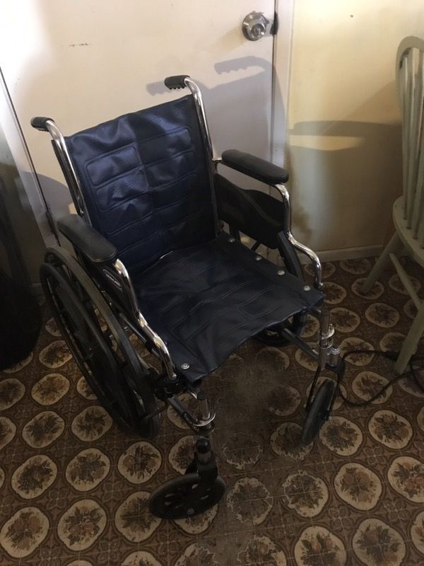 Folding wheel chair ( NO FOOT REST!)