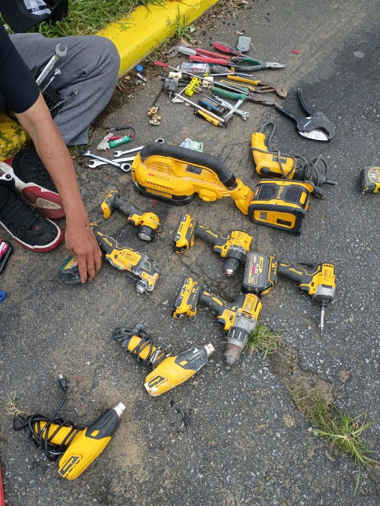 DeWalt Cordless Power Tools