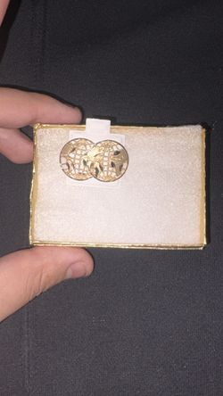 World is yours 10kt gold earrings