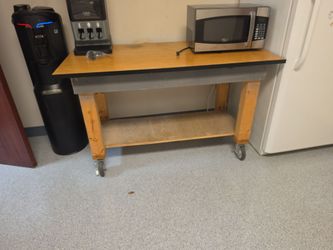 FREE ROLLING TABLE