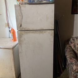 Refrigerator 