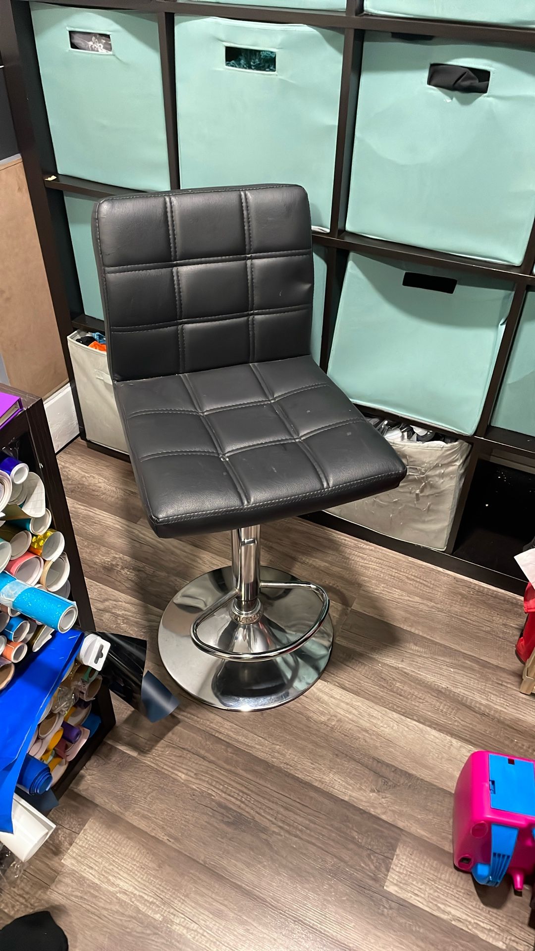Black Chair Rotates And Goes Up And Down 