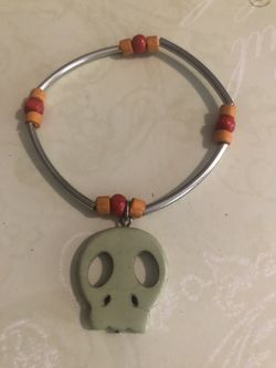 Skull stone bracelet
