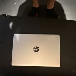 HP Laptop 15.6” Ryzen 5
