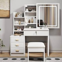 White Vanity Make-Up Table 