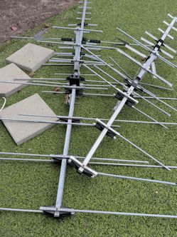 Large Vintage Outdoor Aluminum TV Antenna