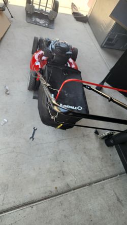 Troy-Bilt TB200 | 21in Gas Walk Behind Self Propelled Lawn Mower | 140cc 550e Series Briggs & Stratton Engine | | W/ 2-in-1 TriAction Cutting System