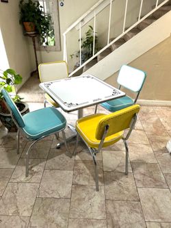 Mcm style dining table with 4 chrome chairs good condition