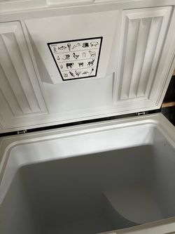 Wood's Chest Freezer Model C07BBA 7.0 cubic-foot white chest freezer