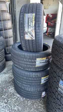 235/40R18 Blackahwk UHP a/s nuevas y garantizadas