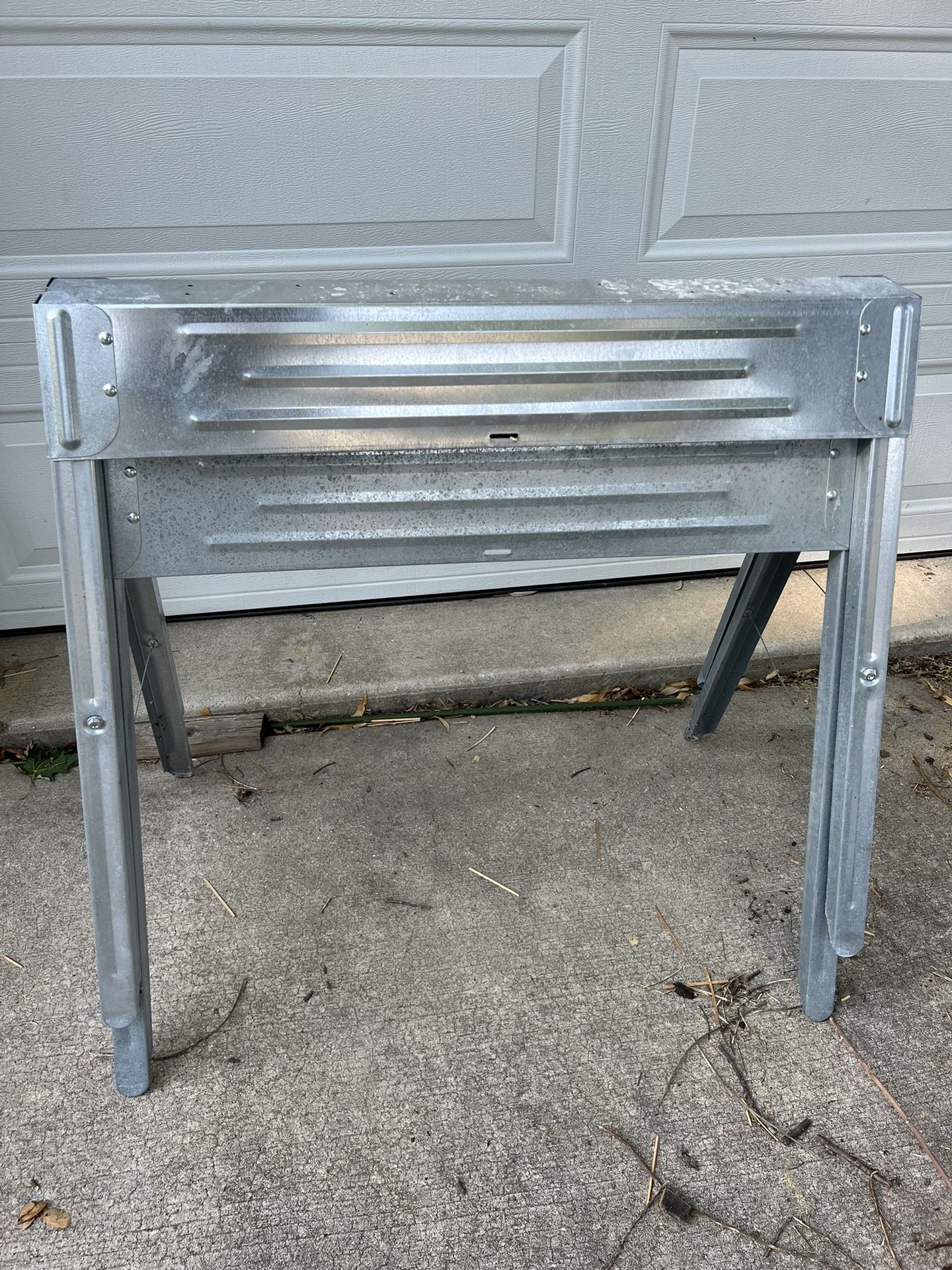 Set Of 2 Metal Sawhorses Saw Horses 