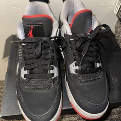 AIR JORDAN RETRO 4s