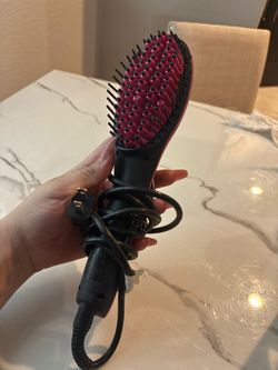 Straightener brush