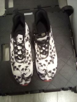 Skull Print Low-Top Sneakers size 11
