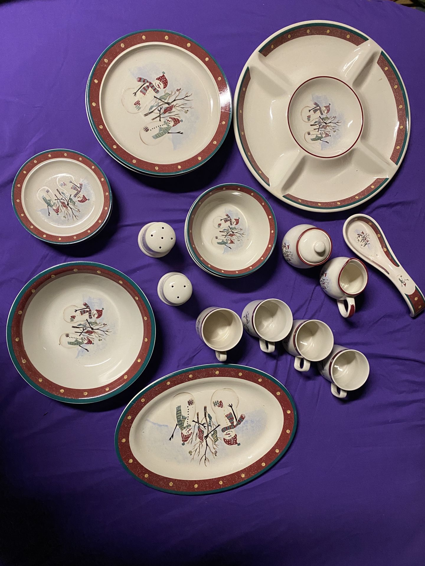 Christmas Dish Set For 4