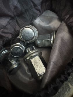 Toyota 4 runner lug nuts