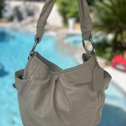Coach Y2K Creme Color Leather Bag 