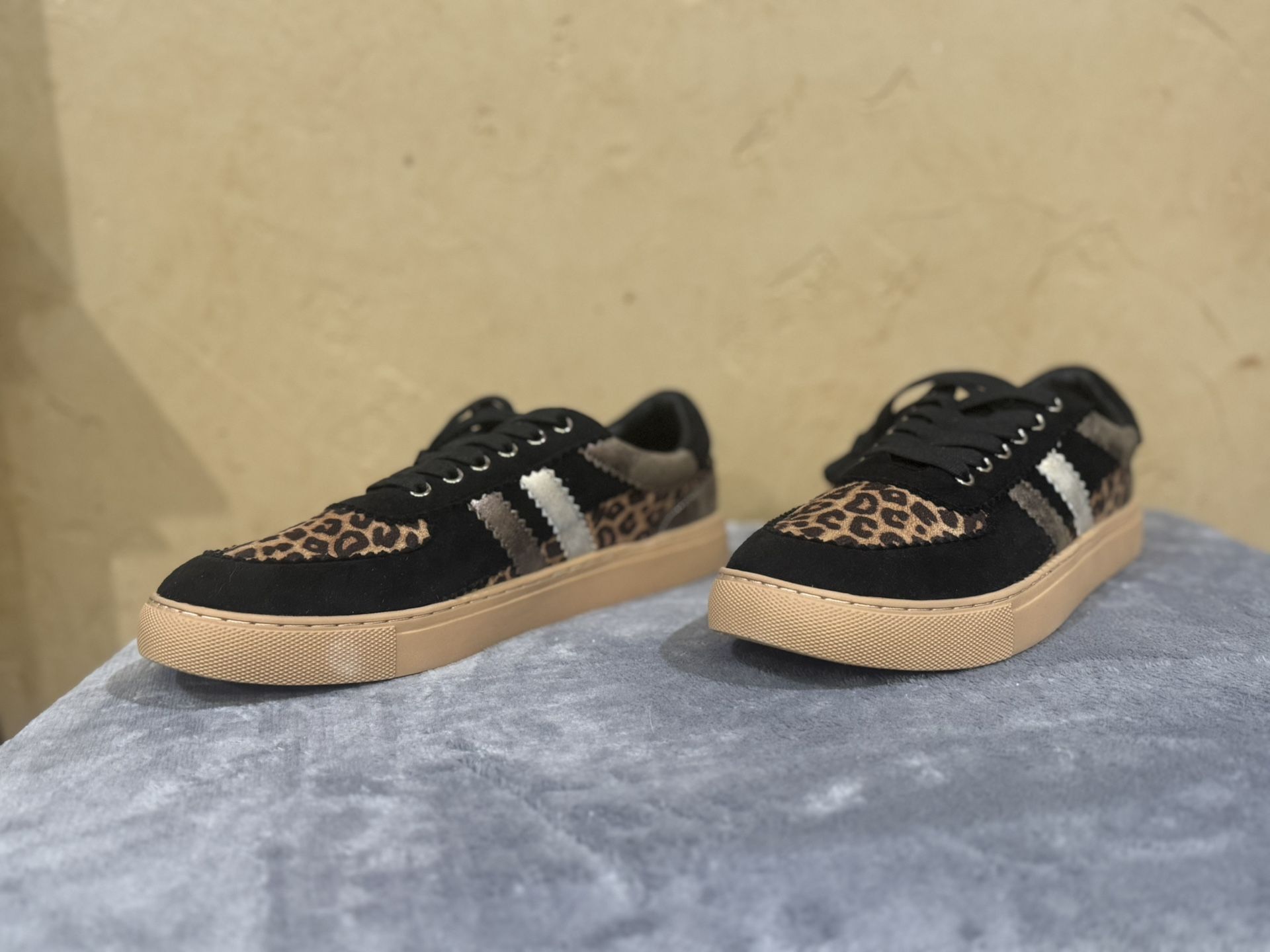 Corkys Rizz Leopard Lace Up Womens Black Sneakers Casual Shoes 51-0088-BLCK Size -10