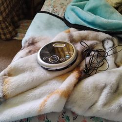 CD player With Ear Phone 
