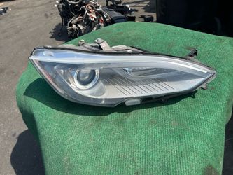 Tesla Model S Headlights Left or Right WORKING!!!