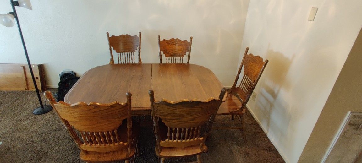 NEED GONE FAST! Dining Table | Solid Wood | Minor Use