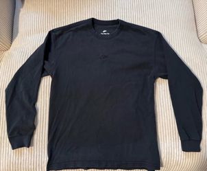 Nikes Men’s Long Sleeve Shirt - Black