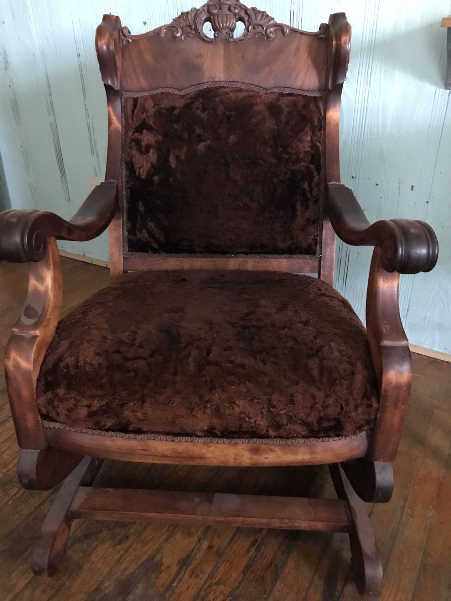 Antique Rocking Chair 