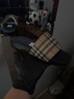 Burberry slides size 10