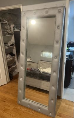 Full Body Mirror Crystal Tufted